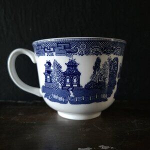 Vtg Johnson Bros Blue Willow Teacup Blue and White Chinoiserie Tea Lover Gift